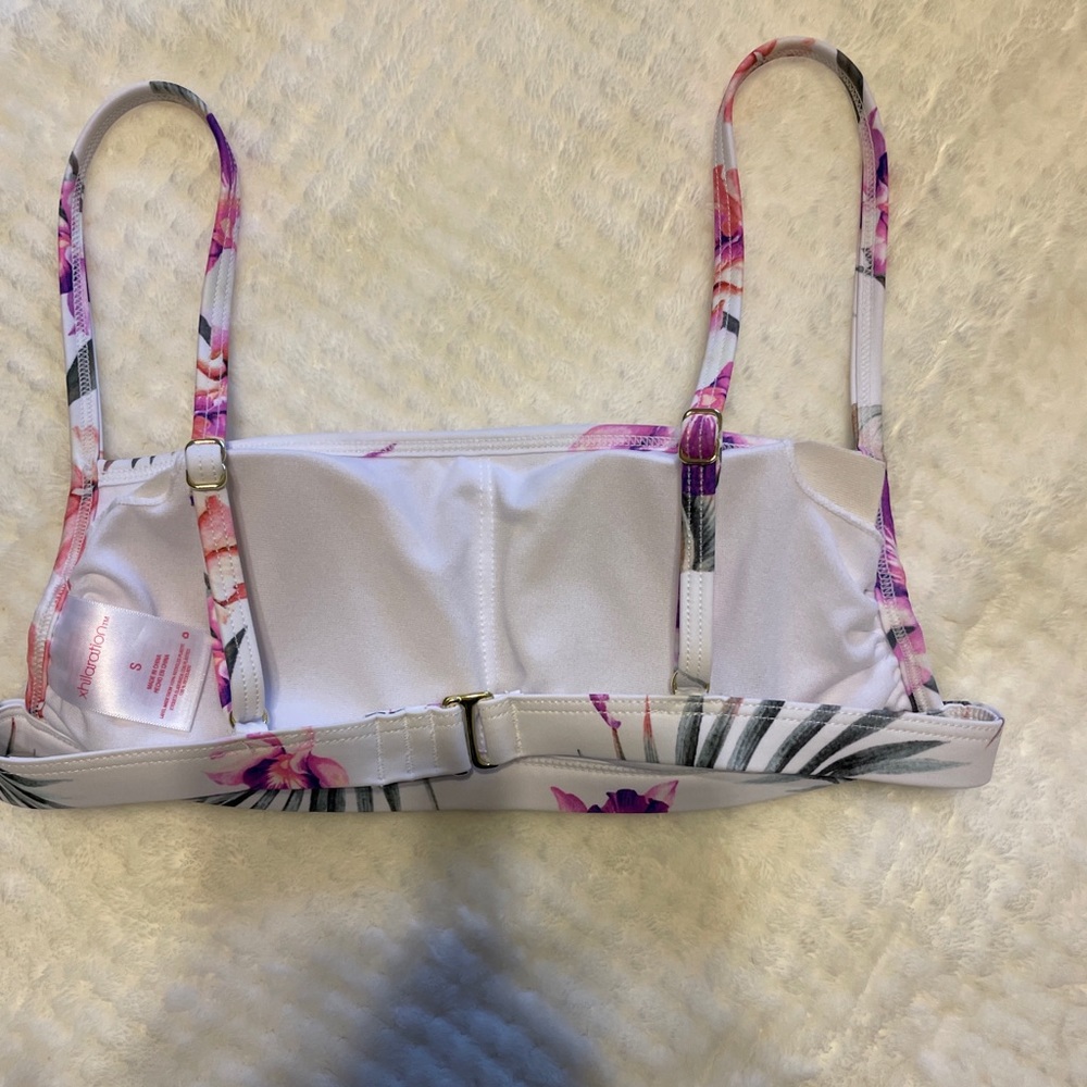 Bikini - Picture 2 of 2